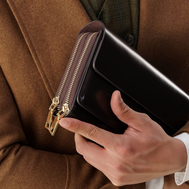 Tại sao ví cầm tay nam giá rẻ ngày càng được ưa chuộng?